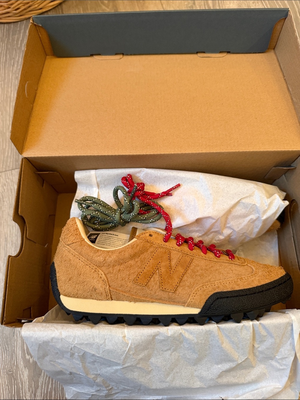 New Balance Gator Run Sneaker in Timberwolf - Picture 2 of 4